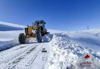 صبانور در کنار مردم کرانی؛ برف‌روبی و امدادرسانی به جاده‌های روستایی بیجار​