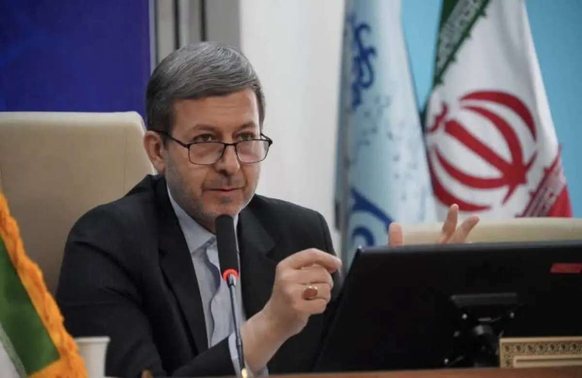 استاندار اصفهان :
سلامت همه دانش آموزان خط قرمز است وبازگشایی مدارس با استقرار چتر کامل  بهداشت باشد