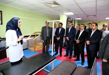 تقویت و گسترش مراکز درمانی در خدمت رسانی به ایثارگران‌ اهمیت دارد