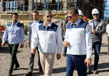 علی رسولیان، مدیرعامل فولاد سنگان همراه با تنی چند از معاونین و مدیران این شرکت از پروژه های توسعه ای بازدید نمود