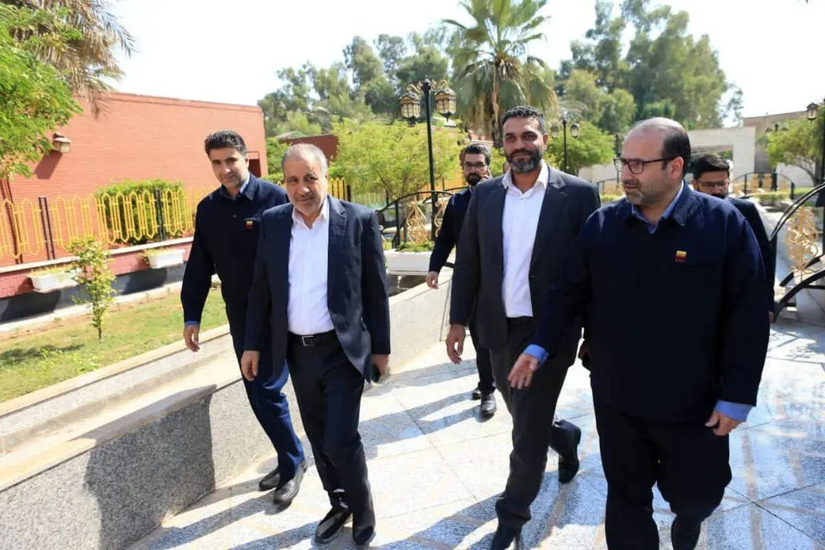 در راستای تعامل سازنده میان صنعت و مدیریت شهری؛
فرماندار اهواز با مدیرعامل گروه فولاد خوزستان دیدار نمود