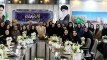 دیدار صمیمانه مدیرعامل شرکت آلومینای ایران با بانوان شاغل در شرکت به مناسبت میلاد حضرت فاطمه زهرا (س)

