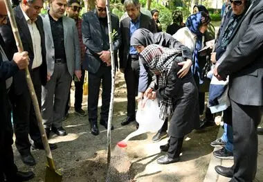 بوستان قیطریه میزبان نهال های تازه در روز تولد امام شهید بود