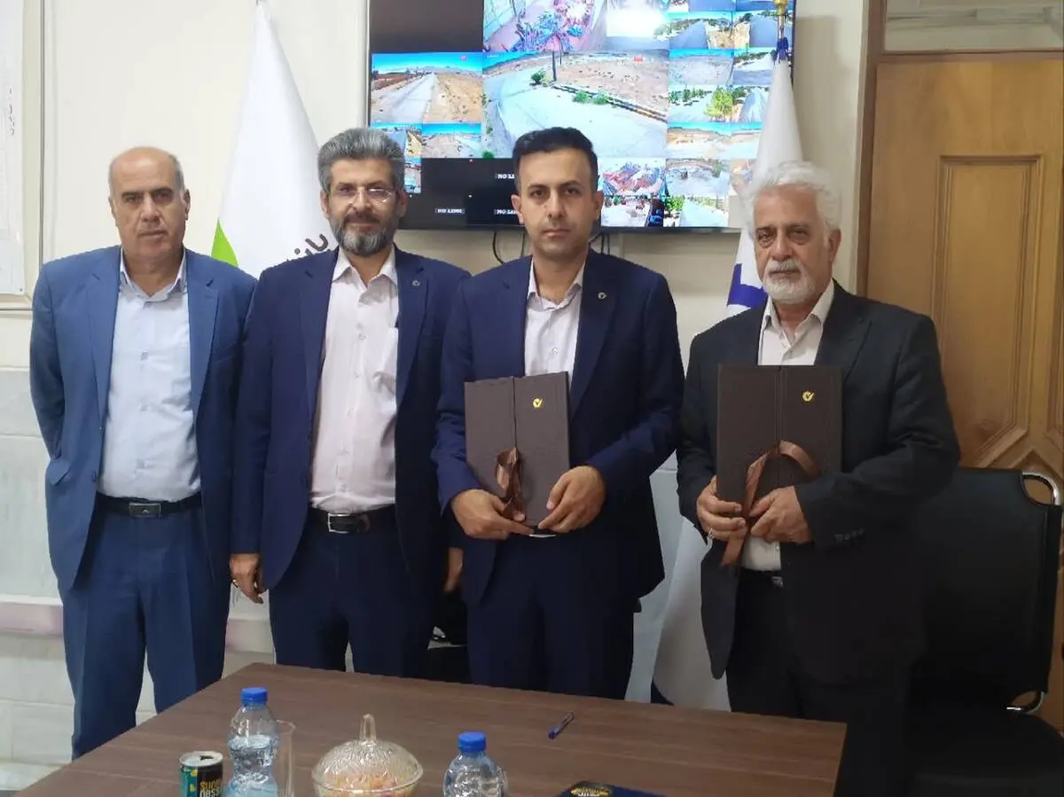 امضای تفاهم‌نامه همکاری بانک قرض‌الحسنه مهر ایران با شهرک صنعتی دهق برای توسعه خدمات مالی به بیش از ۵۰۰ واحد تولیدی و صنفی