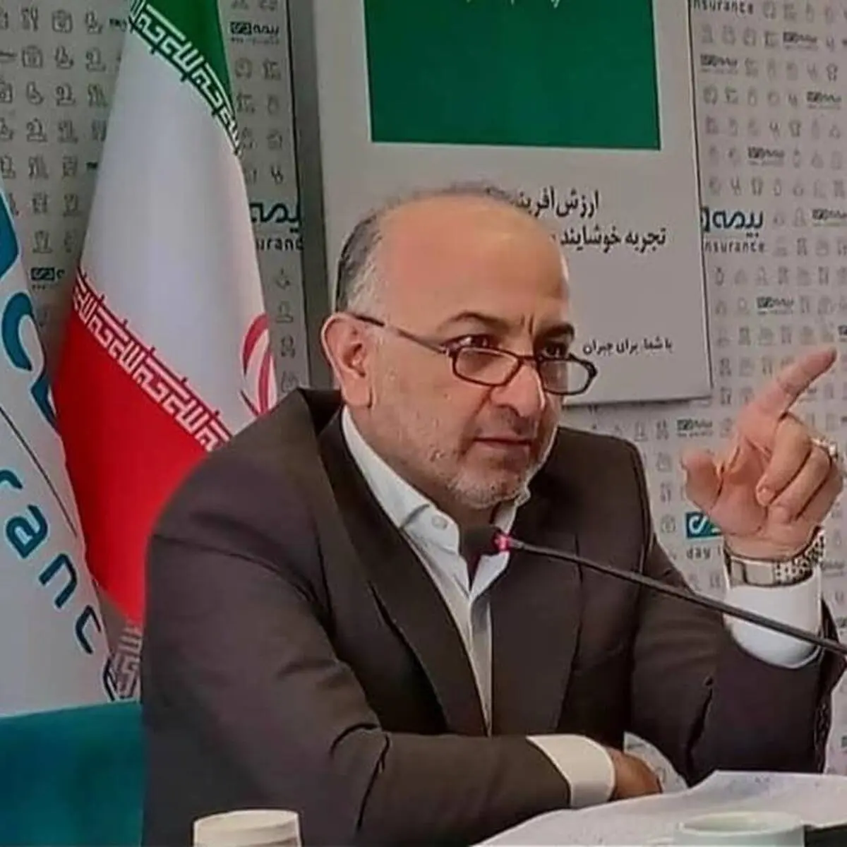  مشتری مداری سیاست اصلی بیمه دی

