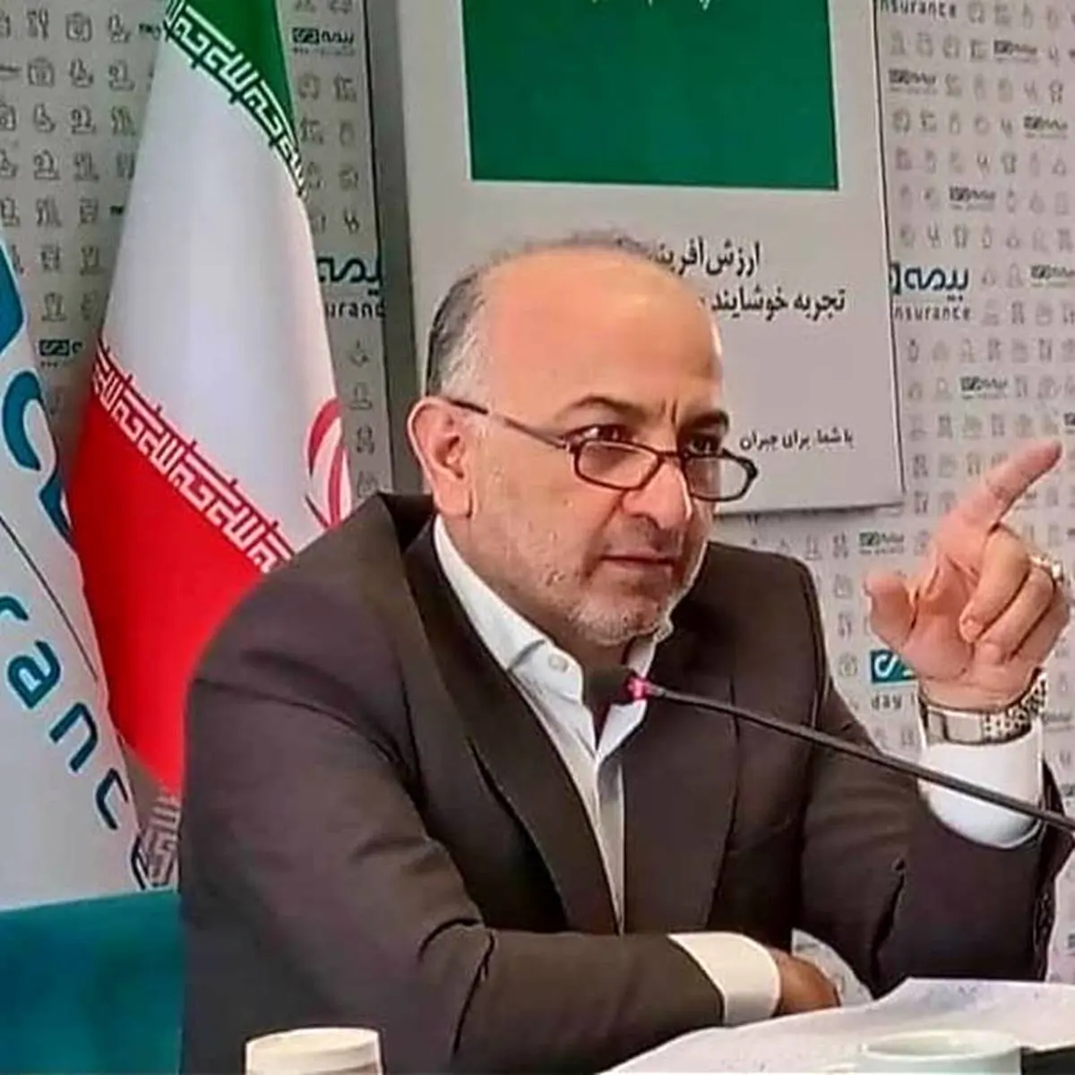  مشتری مداری سیاست اصلی بیمه دی
