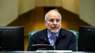 رئیس مجلس بودجه سال ۱۴۰۵ را ابلاغ کرد

