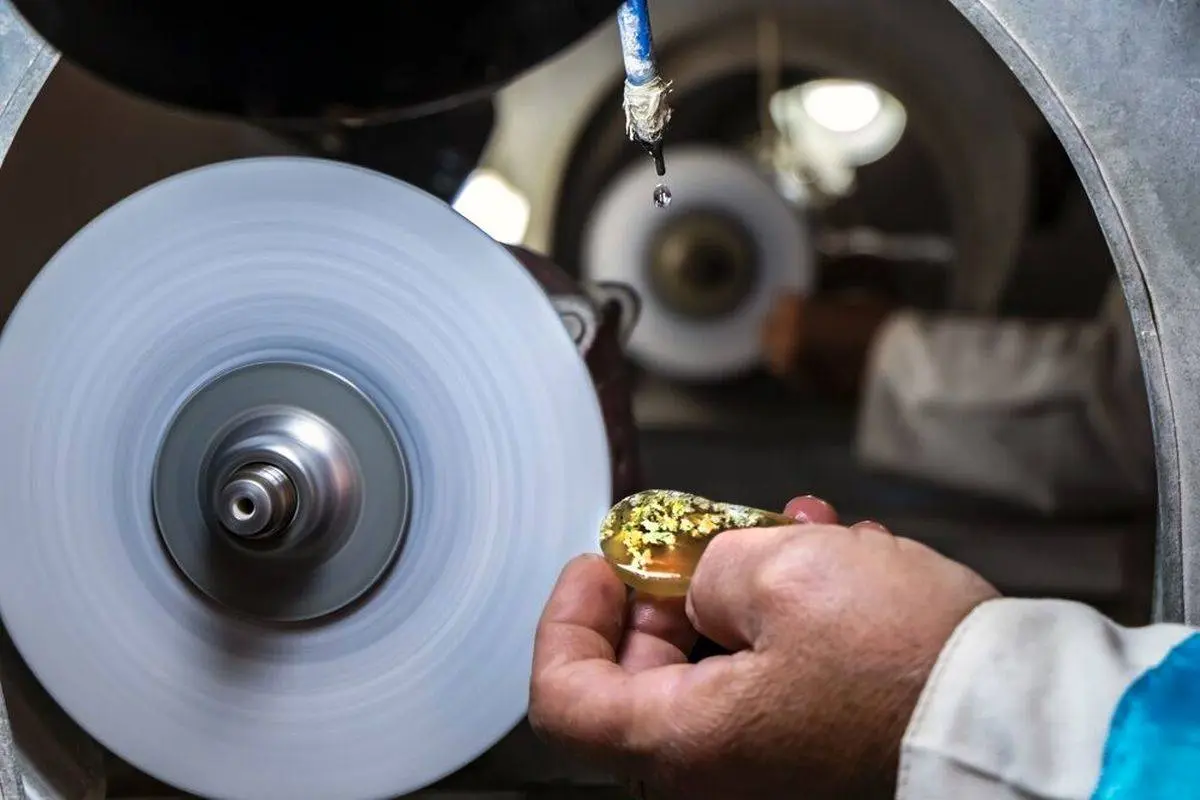 کارگاه گوهر تراشی در ارومیه افتتاح شد