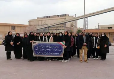 بازدید دانش‌آموزان مدارس جاجرم و سنخواست از شرکت آلومینای ایران