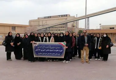 بازدید دانش‌آموزان مدارس جاجرم و سنخواست از شرکت آلومینای ایران