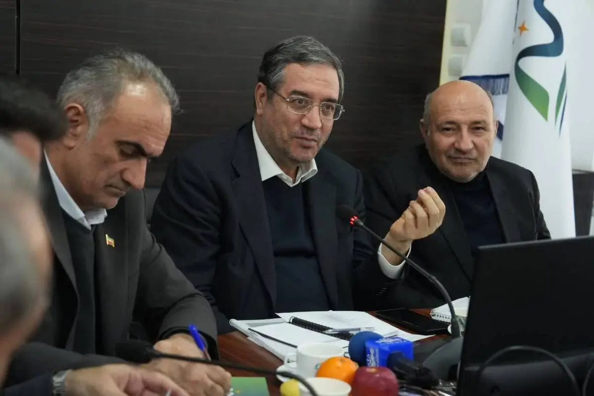 مانع زدایی از سرمایه‌گذاری بهترین خدمت مسوولان برای مردم آذربایجان‌غربی است

