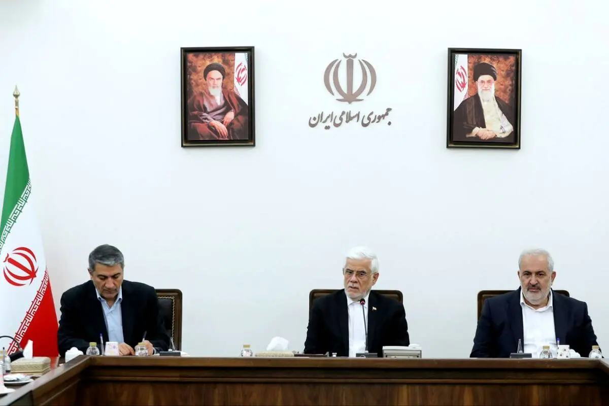 معاون اول رئیس‌جمهور در چهل و نهمین جلسه شورای عالی آب:

حل مساله آب نیازمند تصمیمات و اقدامات ملی است/ دولت‌ها و حاکمیت موظف به تأمین آب شرب مورد نیاز مردم هستند/ تاکید بر اهمیت و ضرورت اجرای دقیق مصوبات شورای عالی آب از جمله جلوگیری از برداشت‌های غیرم