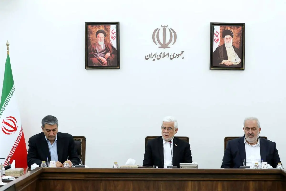 معاون اول رئیس‌جمهور در چهل و نهمین جلسه شورای عالی آب:

حل مساله آب نیازمند تصمیمات و اقدامات ملی است/ دولت‌ها و حاکمیت موظف به تأمین آب شرب مورد نیاز مردم هستند/ تاکید بر اهمیت و ضرورت اجرای دقیق مصوبات شورای عالی آب از جمله جلوگیری از برداشت‌های غیرم