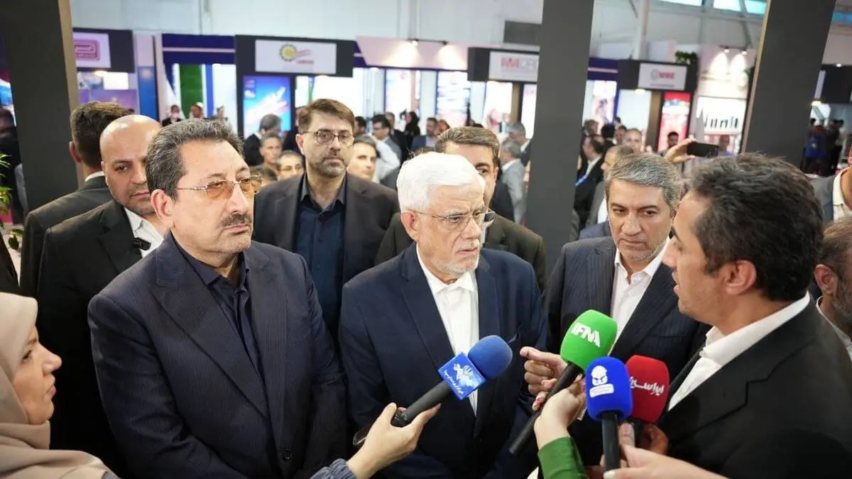 درخواست آقاجانلو از عارف برای تامین انرژی پایدار و اتصال مناطق ویژه اقتصادی لامرد و پارسیان به خطوط راه آهن