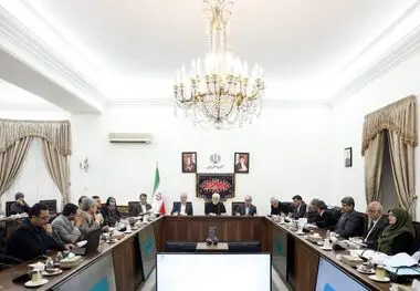  ارائه گزارش برنامه اجرایی طرح‌های پیشران وزارت راه و شهرسازی در موضوعات حمل‌ونقل هوایی و هم‌افزایی بخش‌های صنعت، معدن و مسکن/ دکتر عارف: ضرورت بازسازی و نوسازی ناوگان هوایی کشور / اگر کشورهای اسلامی همبستگی خود را حفظ می‌کردند دشمنان نمی‌توانستند مرتکب ج