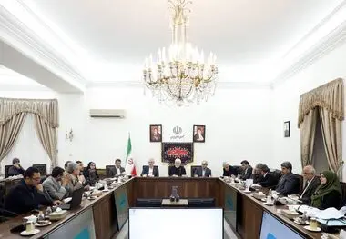  ارائه گزارش برنامه اجرایی طرح‌های پیشران وزارت راه و شهرسازی در موضوعات حمل‌ونقل هوایی و هم‌افزایی بخش‌های صنعت، معدن و مسکن/ دکتر عارف: ضرورت بازسازی و نوسازی ناوگان هوایی کشور / اگر کشورهای اسلامی همبستگی خود را حفظ می‌کردند دشمنان نمی‌توانستند مرتکب ج