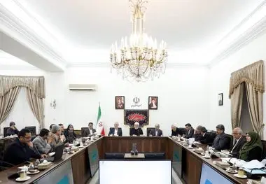  ارائه گزارش برنامه اجرایی طرح‌های پیشران وزارت راه و شهرسازی در موضوعات حمل‌ونقل هوایی و هم‌افزایی بخش‌های صنعت، معدن و مسکن/ دکتر عارف: ضرورت بازسازی و نوسازی ناوگان هوایی کشور / اگر کشورهای اسلامی همبستگی خود را حفظ می‌کردند دشمنان نمی‌توانستند مرتکب ج