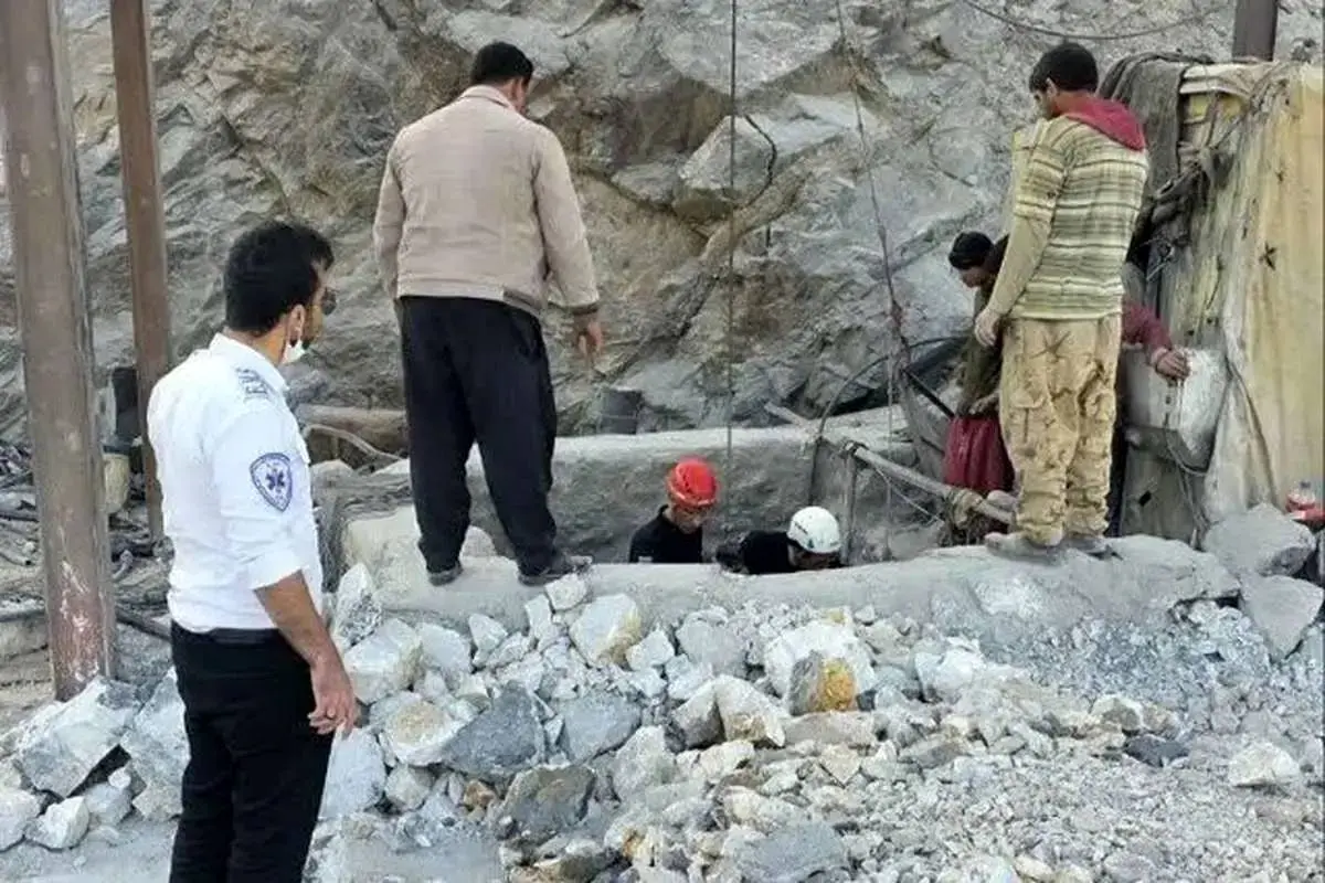 معدن سنگ آهن بافق یزد ریزش کرد