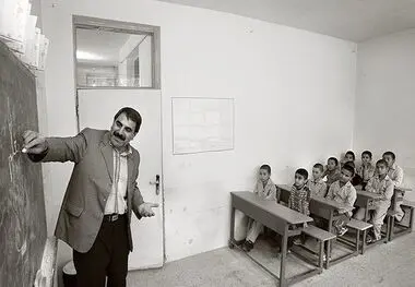 معلمان خسته در خط مقدم