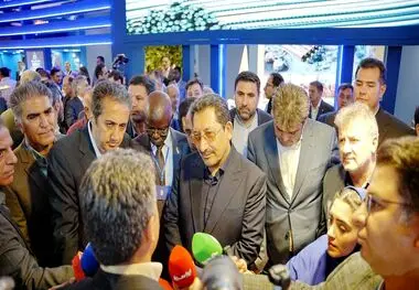حضور وزیر صنعت، معدن و تجارت و رئیس هیات عامل ایمیدرو در غرفه ایمیدرو /ارایه گزارش دستاوردهای ایمیدرو همچون تکنولوژی PERED و راه اندازی معدن مهدی آباد از سوی آقاجانلو