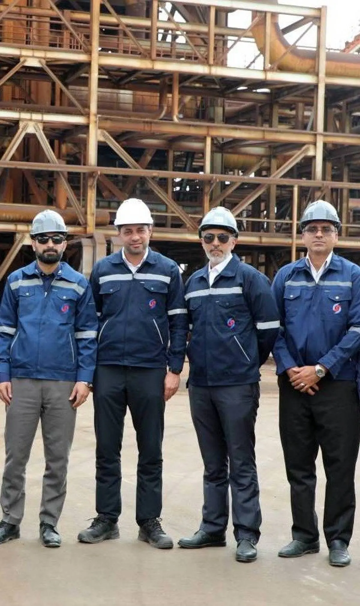  قدردانی و تشکر امین زاده حسابرس کل دیوان محاسبات کشور از عملکرد شرکت صبا فولاد خلیج‌فارس در طی جنگ تحمیلی سوم و تداوم تولید و صیانت از حقوق کارگران 