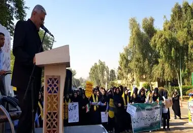 همزمان با سراسر کشور و به مناسبت روز دانش آموز؛
 دانش آموزان مجموعه مدارس امام حسین (ع) شعار مرگ بر آمریکا سر دادند 
