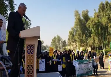 همزمان با سراسر کشور و به مناسبت روز دانش آموز؛
 دانش آموزان مجموعه مدارس امام حسین (ع) شعار مرگ بر آمریکا سر دادند 
