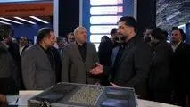 بازدید دکتر هدایت مدیرعامل شرکت سرمایه گذاری غدیر از غرفه فولاد غدیر نی‌ریز 