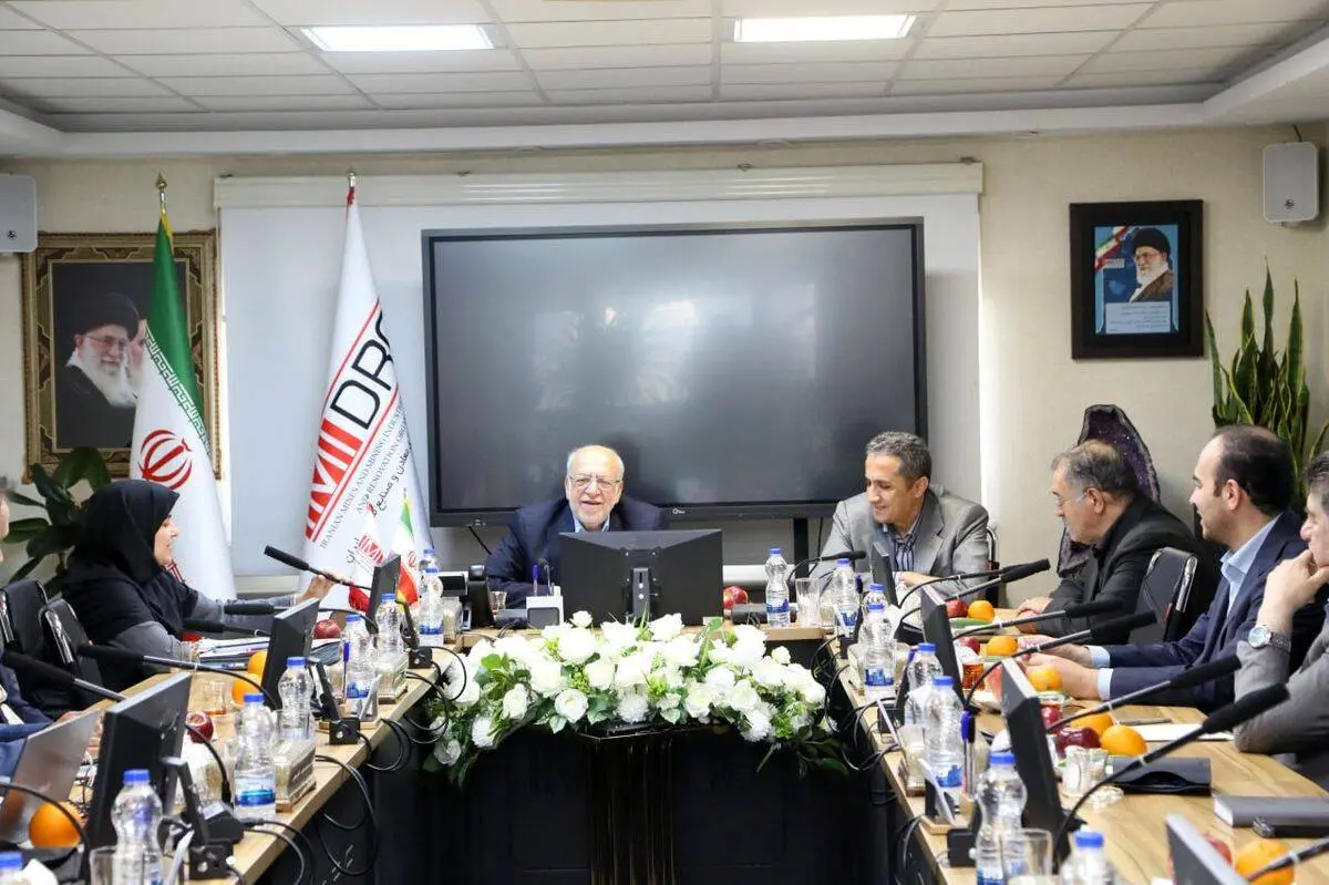 ارایه 8 پیشنهاد در رفع ناترازی های انرژی فولادی ها از سوی آقاجانلو/ نعمت زاده: در حال تهیه آیین نامه ای برای رفع ناترازی های صنایع معدنی هستیم

