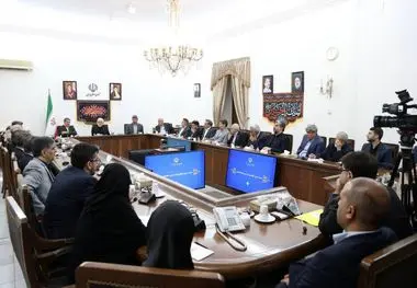  معاون اول رئیس‌جمهور در جلسه‌ای با مدیران بنگاه‌های زنجیره توزیع مایحتاج عمومی