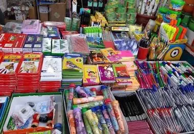 دفتر و مدادرنگی؛ آرزوی ساده‌ای که گران شد
