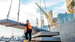 لتس: توقف صادرات برخی محصولات فولادی ایران تا پایان اردیبهشت‌ماه