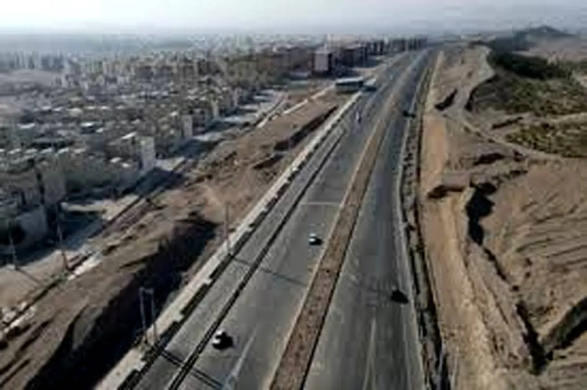 وزیر راه: قم گره استراتژیک اتصال کریدور «دریا به دریا» است