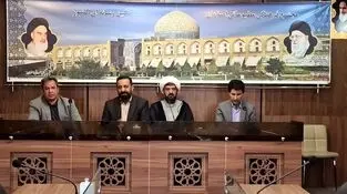 بر دستان پر تلاش کارگران ذوب‌آهن بوسه می‌زنم