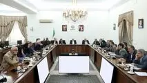 معاون اول رئیس‌جمهور در جلسه شورای عالی آب:
مدیران به آب به عنوان یک مسئله استانی، منطقه‌ای و بخشی نگاه نکنند/ مسئله آب را با مشارکت مردم ساماندهی می‌کنیم/ به بازنگری جدی برای اصلاح الگوی کشت نیاز داریم/ اقدامات ضربتی برای کاهش مصرف را از همین امروز شروع