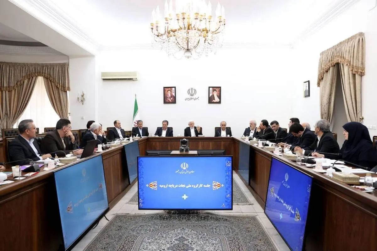 راهی جز اجماع نخبگانی و ورود تشکل‌های مردمی و محیط زیستی برای نجات دریاچه ارومیه وجود ندارد/ تشکل‌های محیط زیستی به دلیل برخوردهای امنیتی که در گذشته با آنها شد، با احتیاط عمل می‌کنند/کارشناسان نقد همراه با پیشنهاد و راهکار ارائه دهند/ احیاء و زنده ماندن 