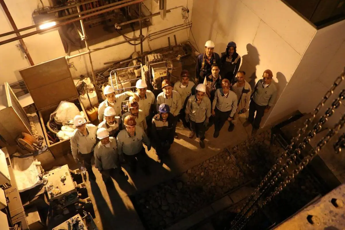 دایورتر سوئیچ نسل جدید، دوام سه‌برابری و کاهش یک‌سومی زمان تعمیرات را به همراه آورد؛

جهش در بهره‌وری انرژی با ارتقای تپ‌چنجر ترانسفورماتور کوره (۲) فولاد هرمزگان