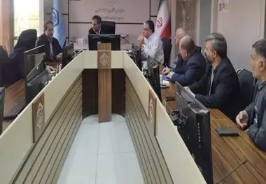 دکتر علی ترک مدیر درمان تامین اجتماعی استان اصفهان با رئیس و اعضای کانون بازنشستگان شهرستان خمینی شهر دیدار و گفتگو کرد.