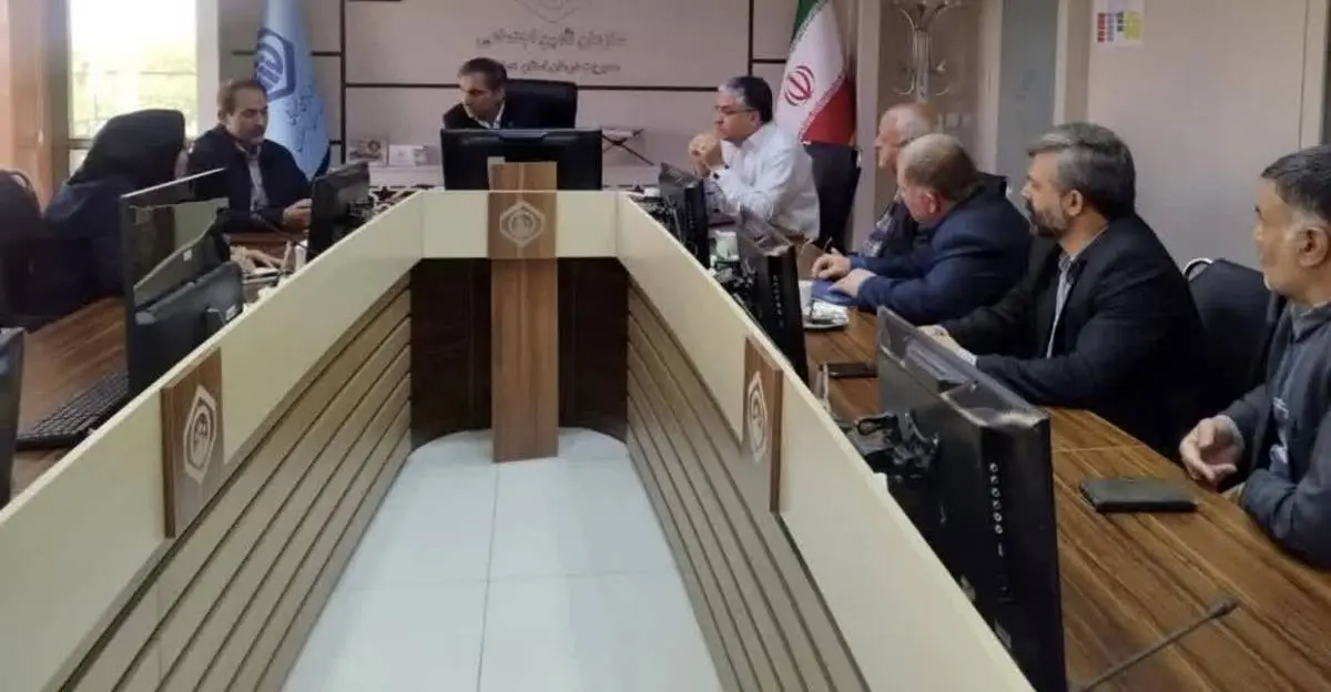 دکتر علی ترک مدیر درمان تامین اجتماعی استان اصفهان با رئیس و اعضای کانون بازنشستگان شهرستان خمینی شهر دیدار و گفتگو کرد.