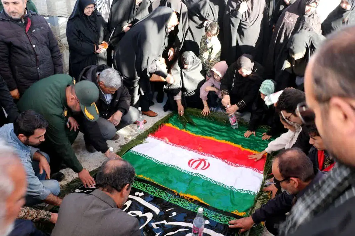 هم‌زمان با روز بسیج مستضعفین با حضور پرشور بسیجیان و مسئولان شهرستان جاجرم؛
آیین سومین روز تدفین شهید گمنام در مجتمع آلومینای ایران برگزار شد