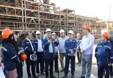 بازدید جمعی از هنرمندان و اصحاب رسانه از کارخانه صبا فولاد خلیج فارس
