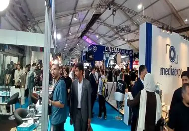 با حضور مقاماتی از دولت و مجلس
گشایش نخستین نمایشگاه تخصصی صنعت تصویر، صدا و تبلیغات ایران
