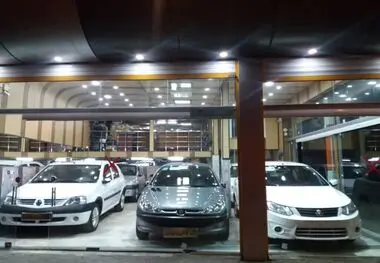 حباب قیمت خودرو در بازار شکسته می‌شود