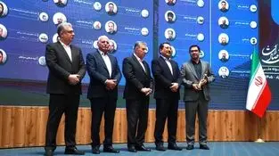 برای دومین سال پیاپی و در آیین روز ملی صادرات؛ فولاد هرمزگان صادرکننده نمونه کشوری شد