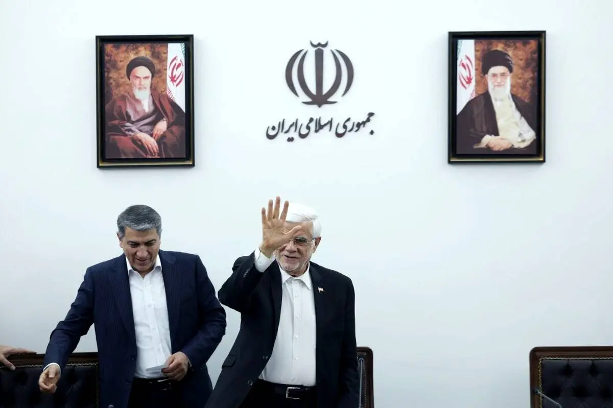 دکتر عارف در نشست صمیمانه با دانشجویان:
برای من ارزش پرخاش یک دانشجو بیشتر از تکریم افراد است