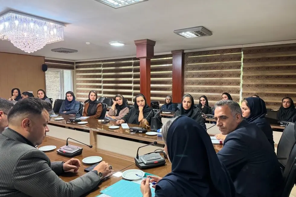 بررسی راهکارهای توسعه فروش بیمه عمر بهادار در نشست ماهیانه نمایندگان بیمه دی استان البرز