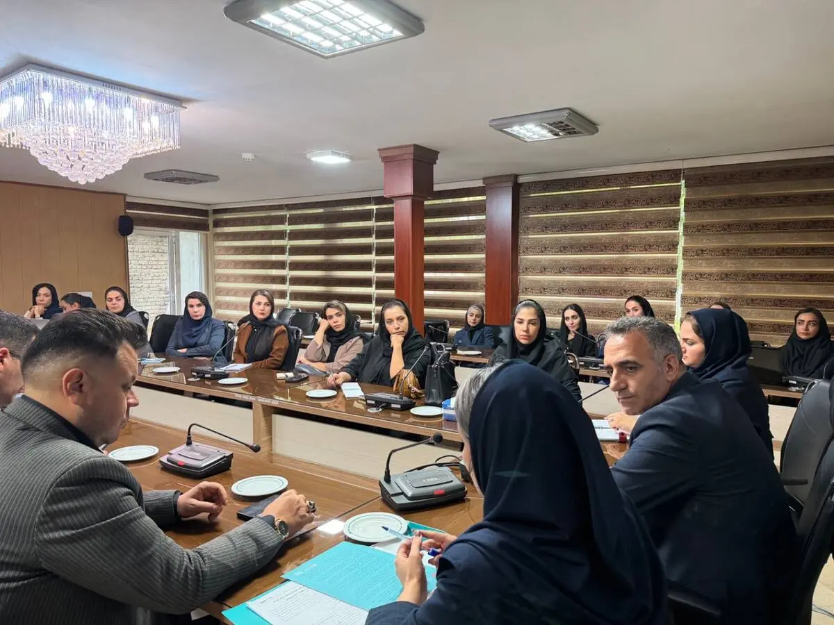 بررسی راهکارهای توسعه فروش بیمه عمر بهادار در نشست ماهیانه نمایندگان بیمه دی استان البرز