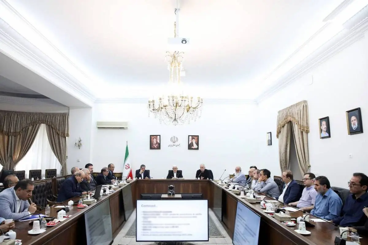 دکتر عارف: جنگ ۱۲ روزه نبرد علم با علم بود/ امروز کشور نیاز به تحول و جهشی در تفکر علمی دارد/باید از علم عذرخواهی کرد چرا که در مقطعی در این حوزه غلط سیاست‌گذاری شد/ مزیت کشور نیروی انسانی و جوانان تحصیل کرده و نه منابع زیرزمینی است/ غفلت‌ها از توسعه صنعت