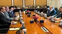 دیدار دبیر شورای‌عالی مناطق آزاد با وزیر تجارت پاکستان در جریان سفر رئیس‌جمهور به اسلام‌آباد
