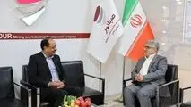 حضور نایب‌رئیس کمیسیون صنایع و معادن مجلس در غرفه صبانور

